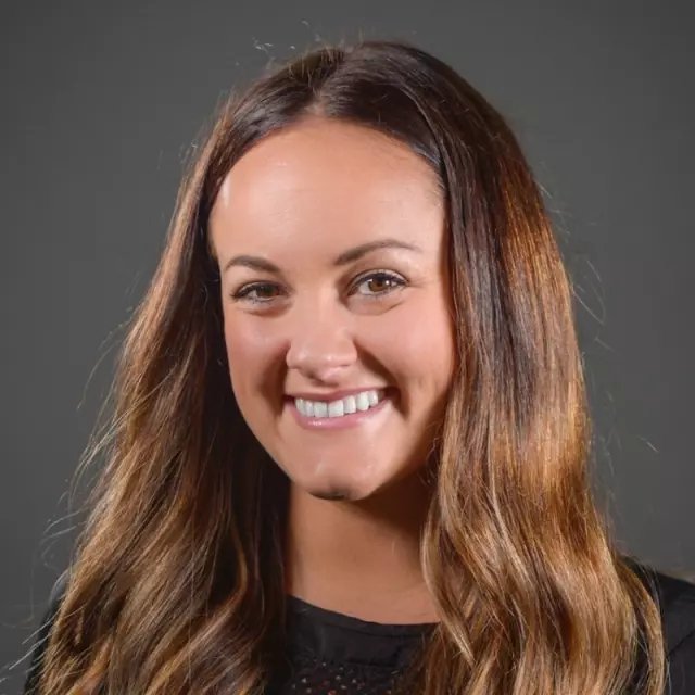 Nicole Lesher headshot