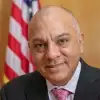 Cesar del Aguila headshot